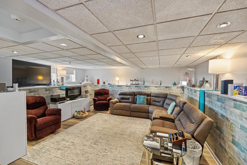 6918 Harbor - Petoskey Road