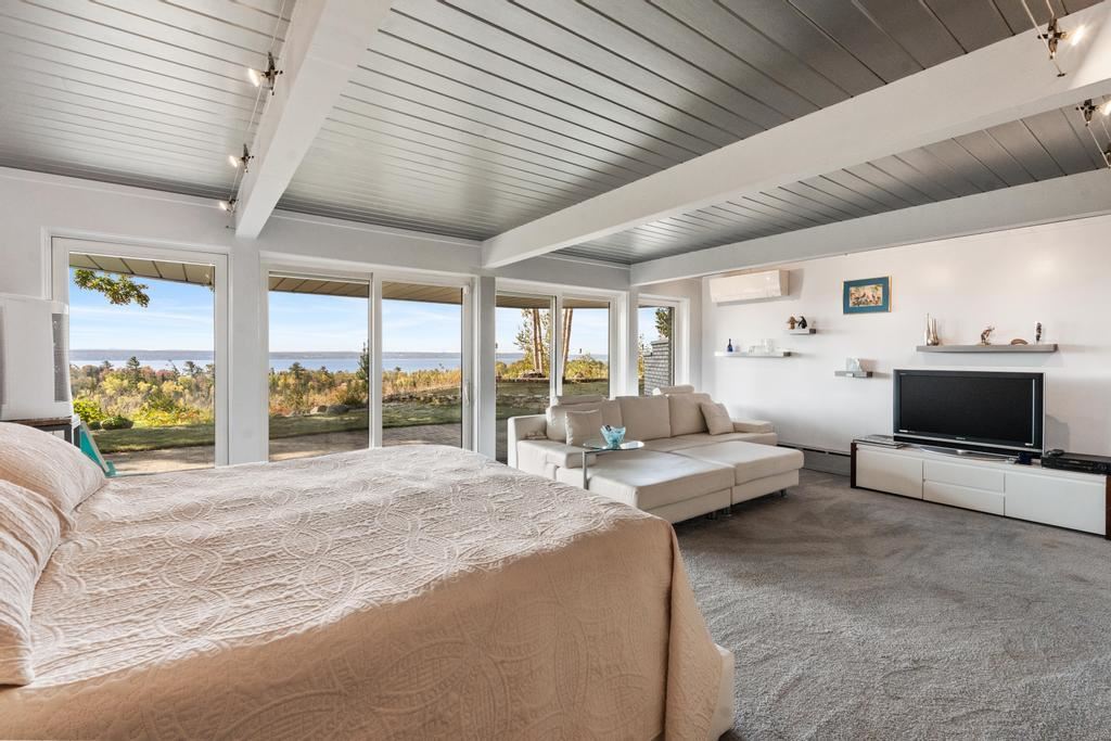 6918 Harbor - Petoskey Road