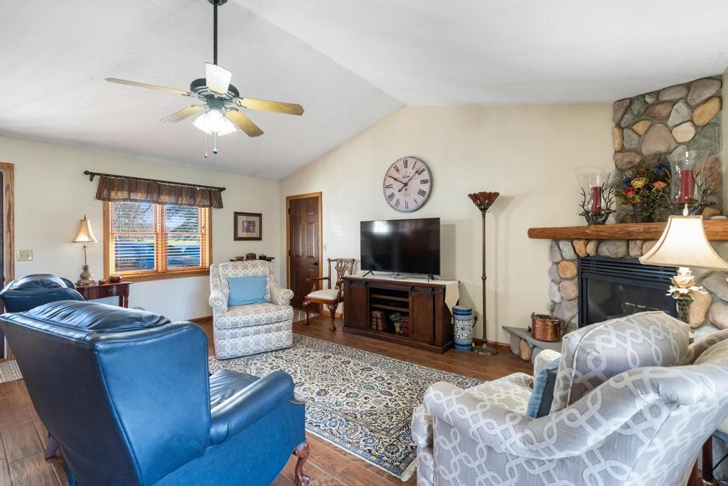 2850 Horton Bay Road