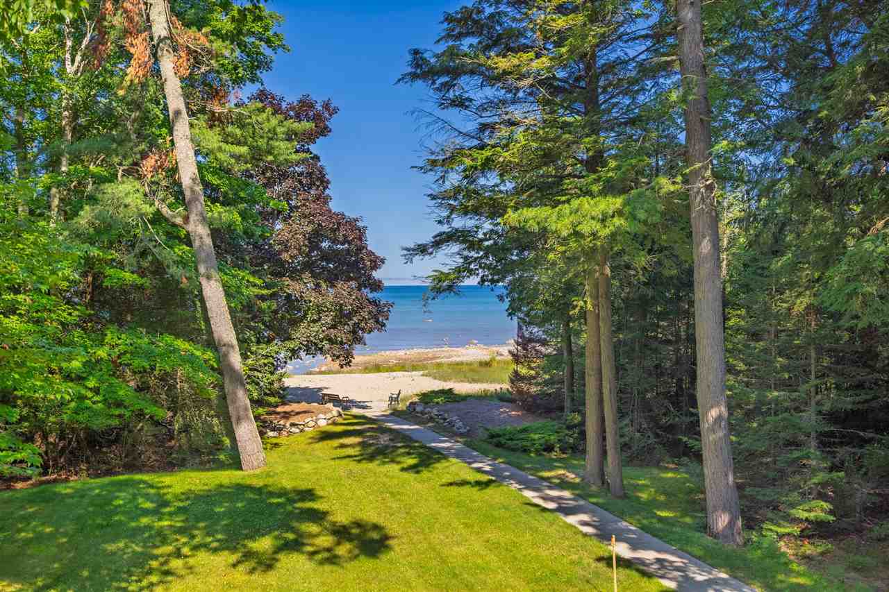 12411 Meanderline Road