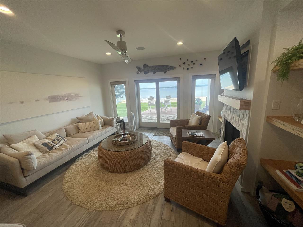 6044 & 6050 Pine Lake Club Drive