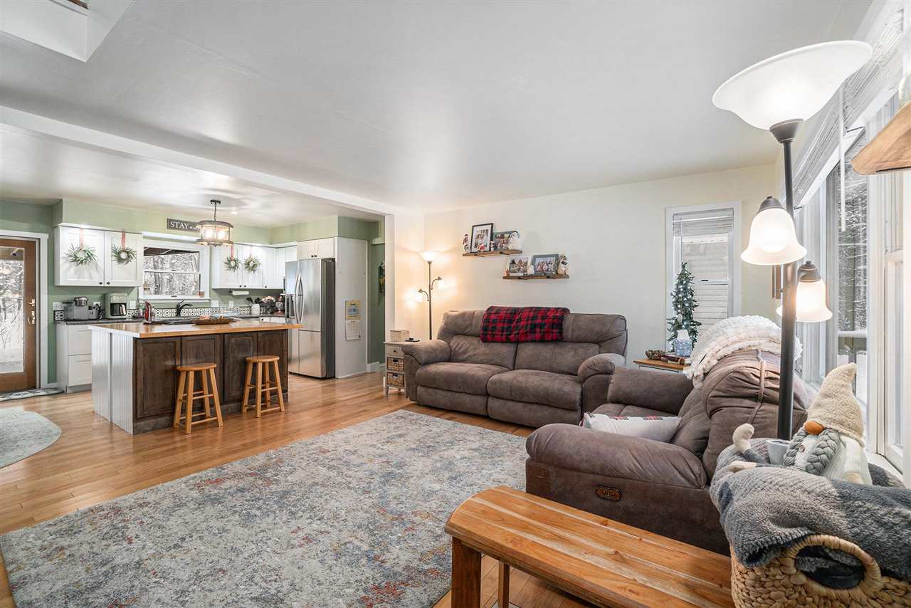 4413 Russell