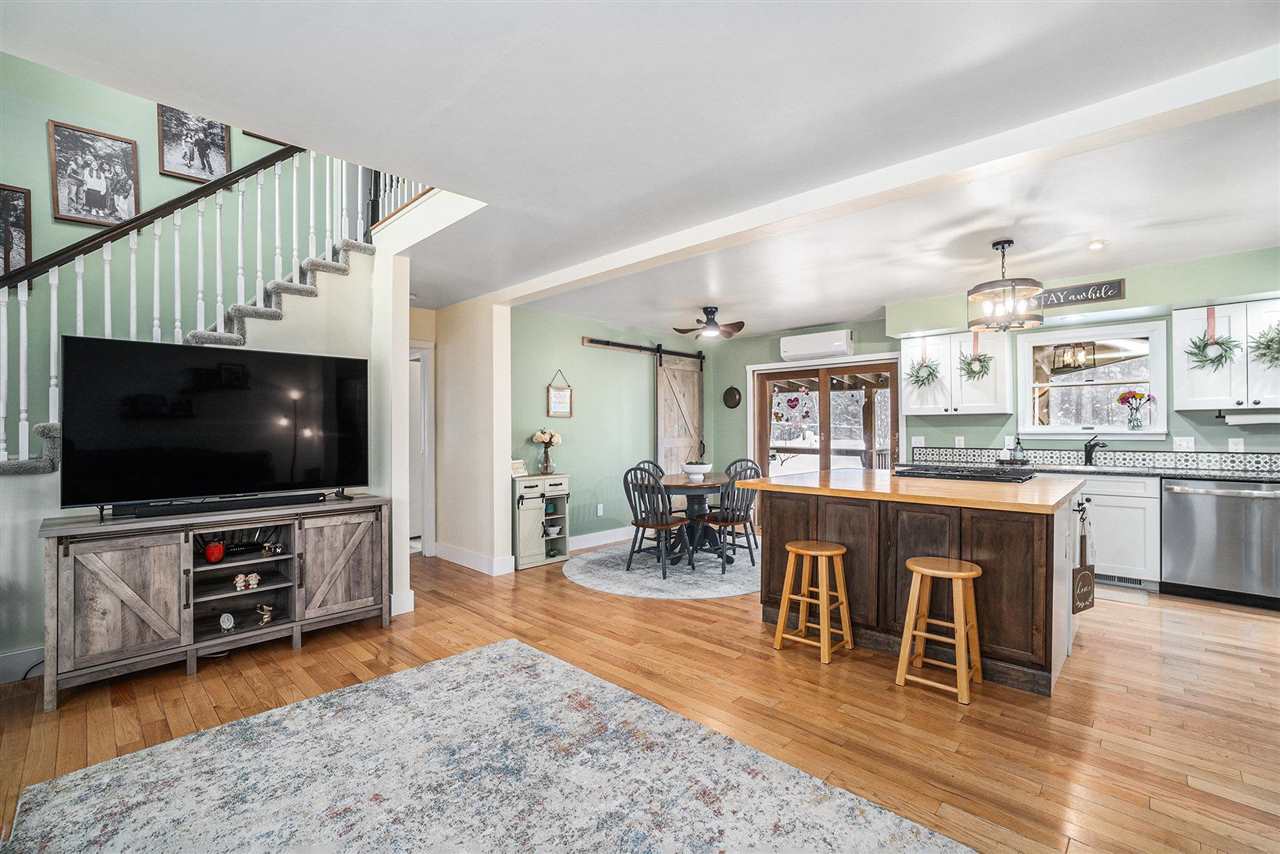 4413 Russell