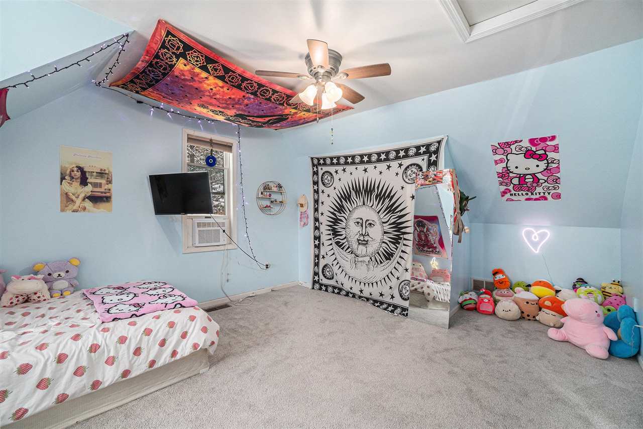 4413 Russell