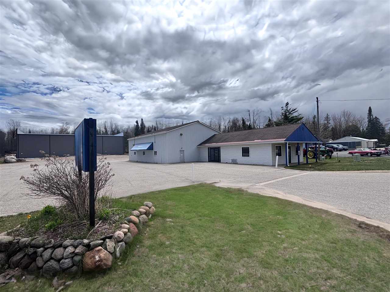 2356 N US 31 Highway