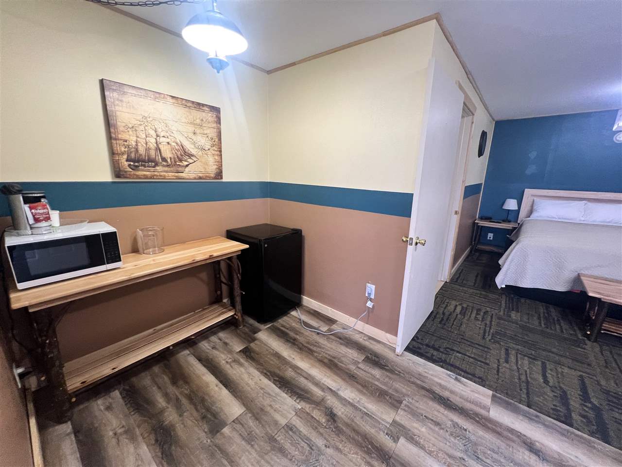 327 W Portage
