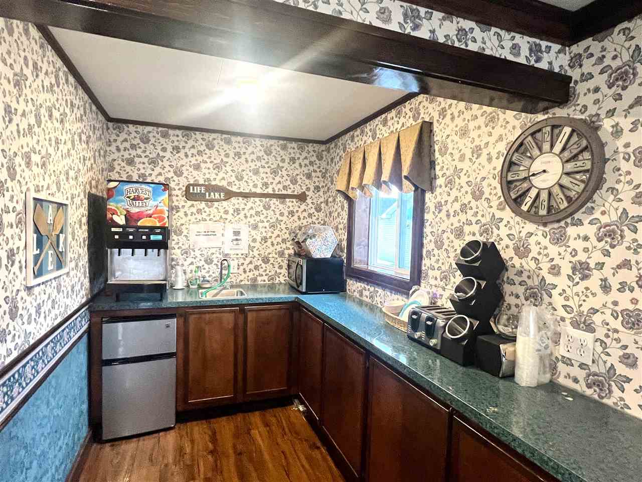 327 W Portage