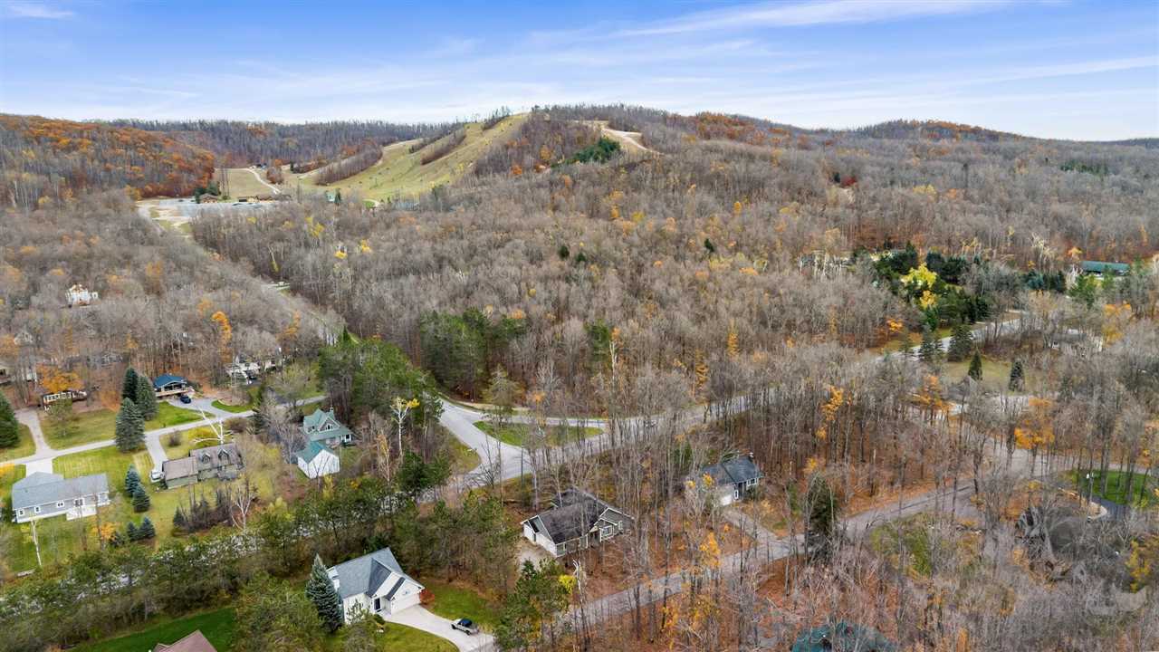 122 Meadow Wood Drive