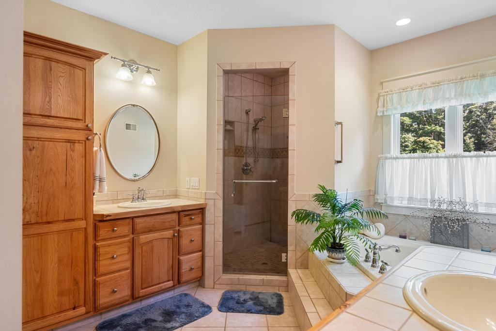 1750 Forest Ridge Trail