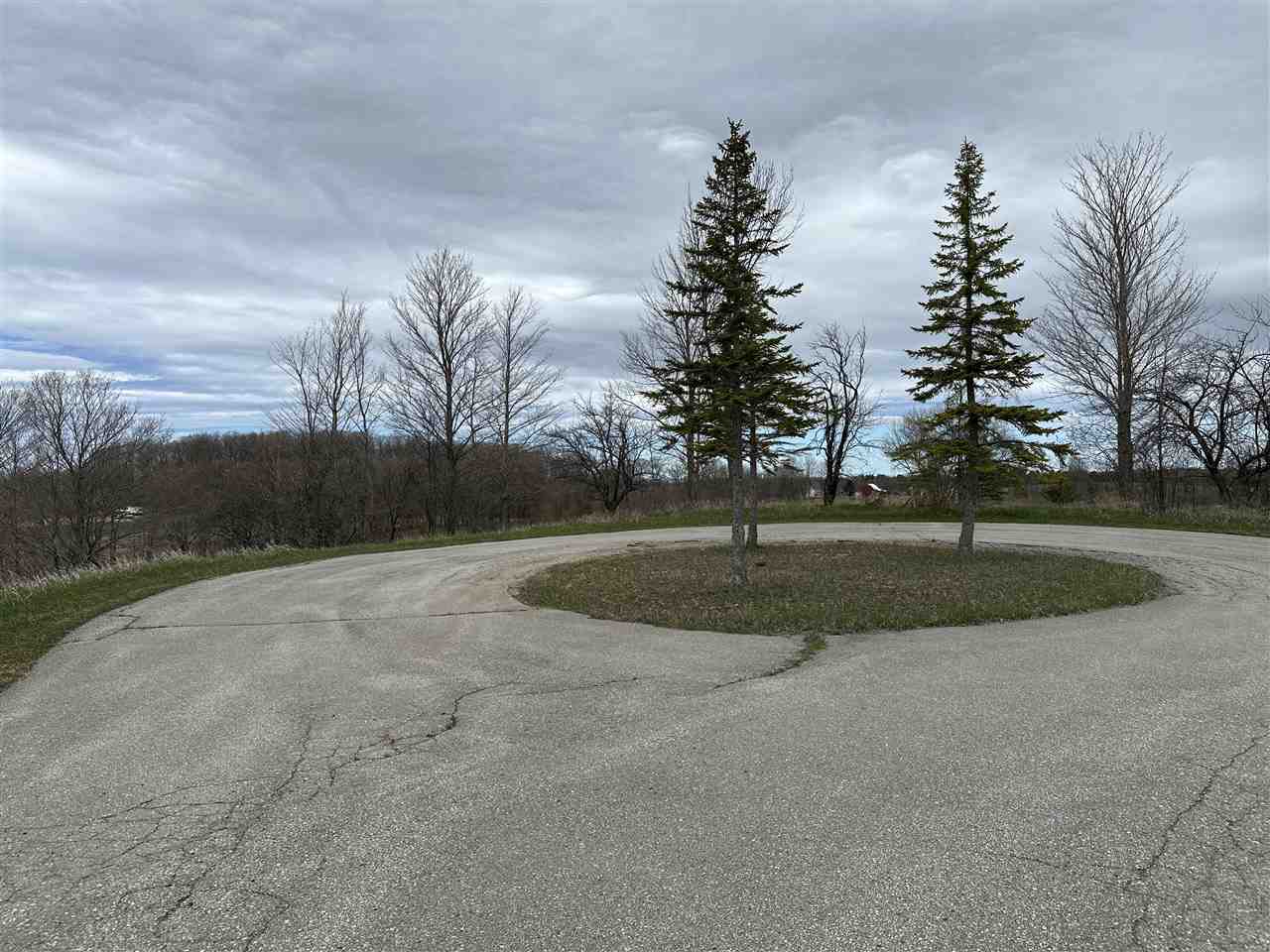 8 Foxview Drive Unit: 8