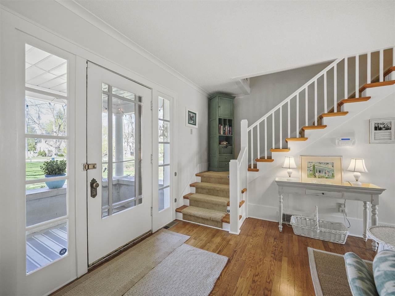 402 E Dixon Avenue