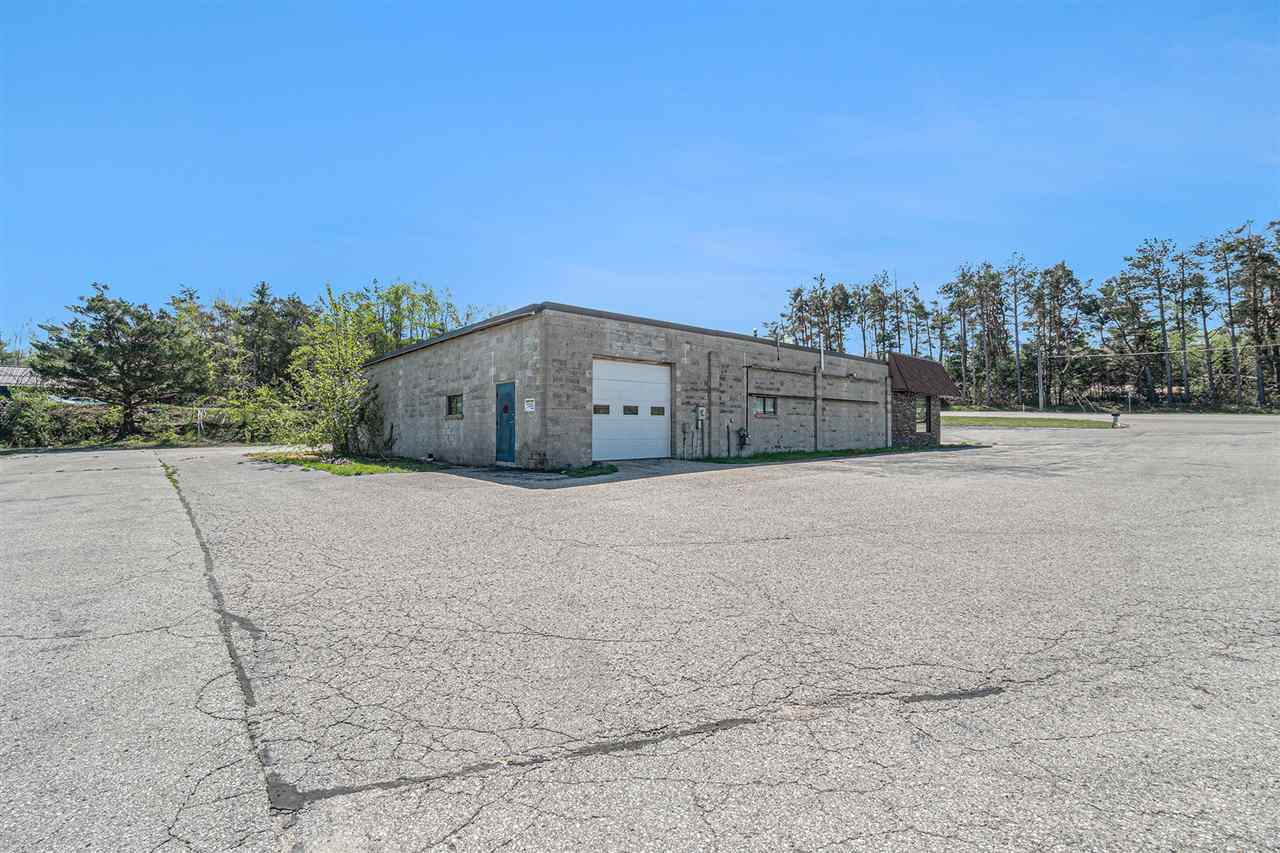 1327 N US 31