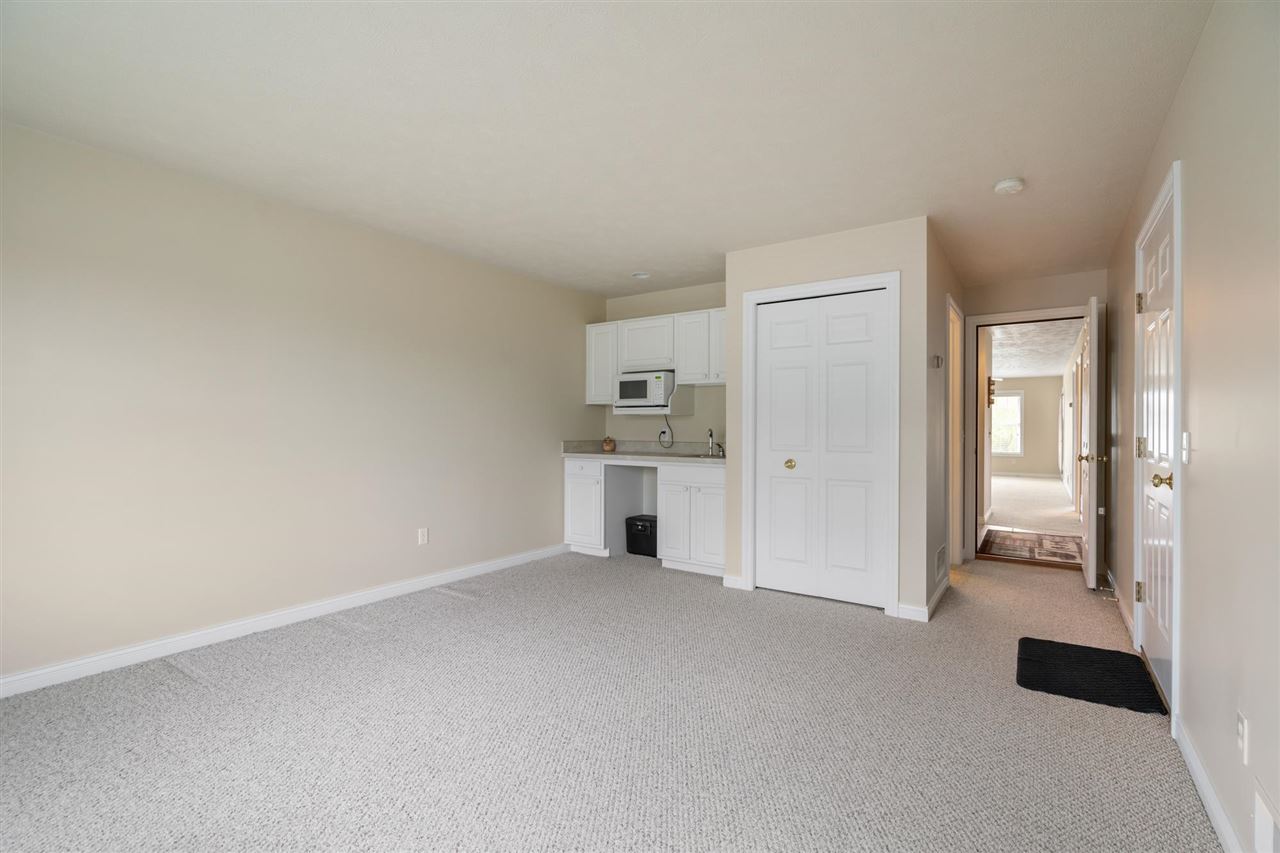 09579 - 10 Summerhouse Drive
