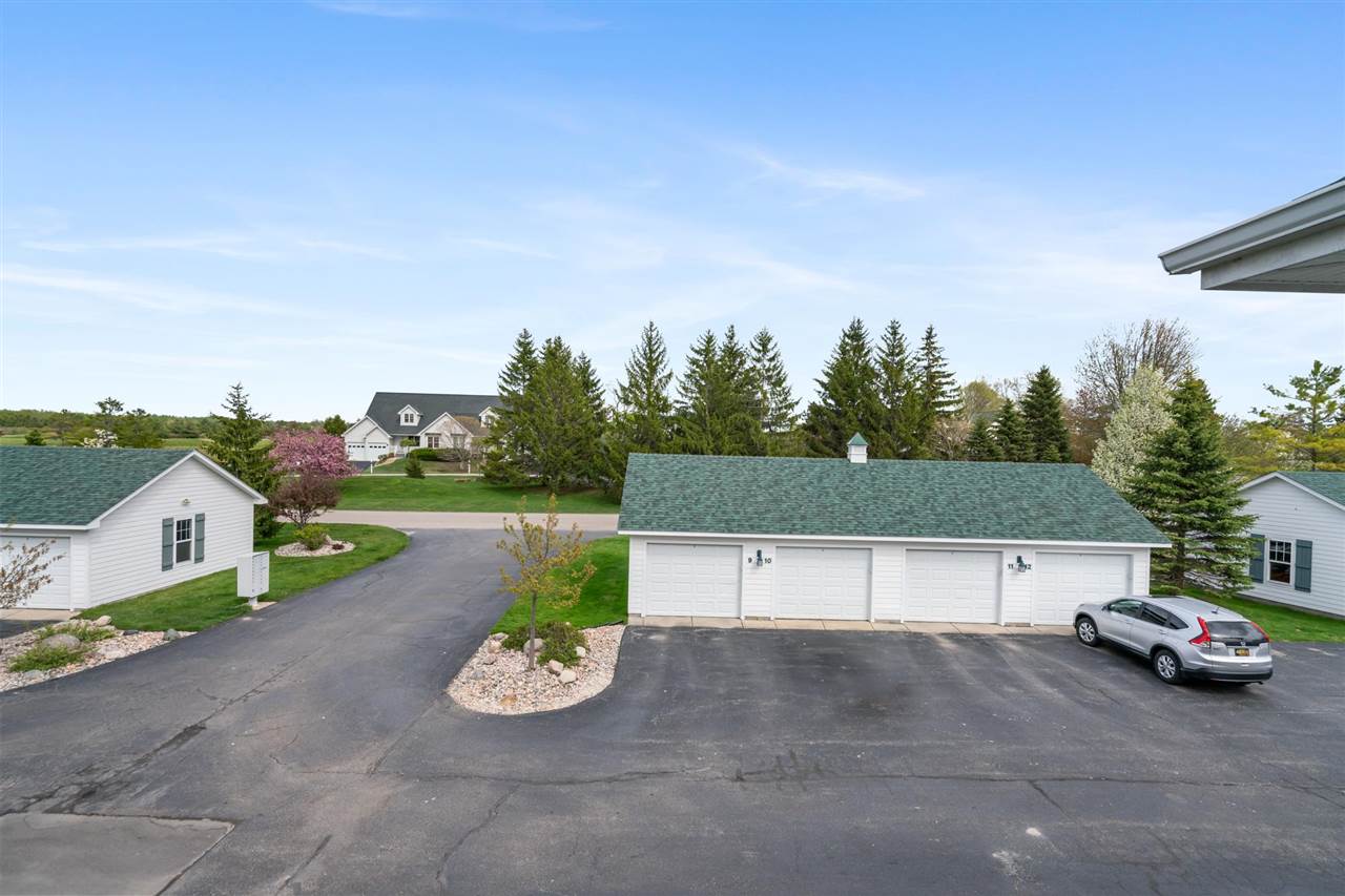 09579 - 10 Summerhouse Drive
