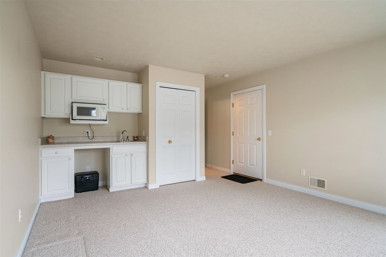 09579 - 10 Summerhouse Drive