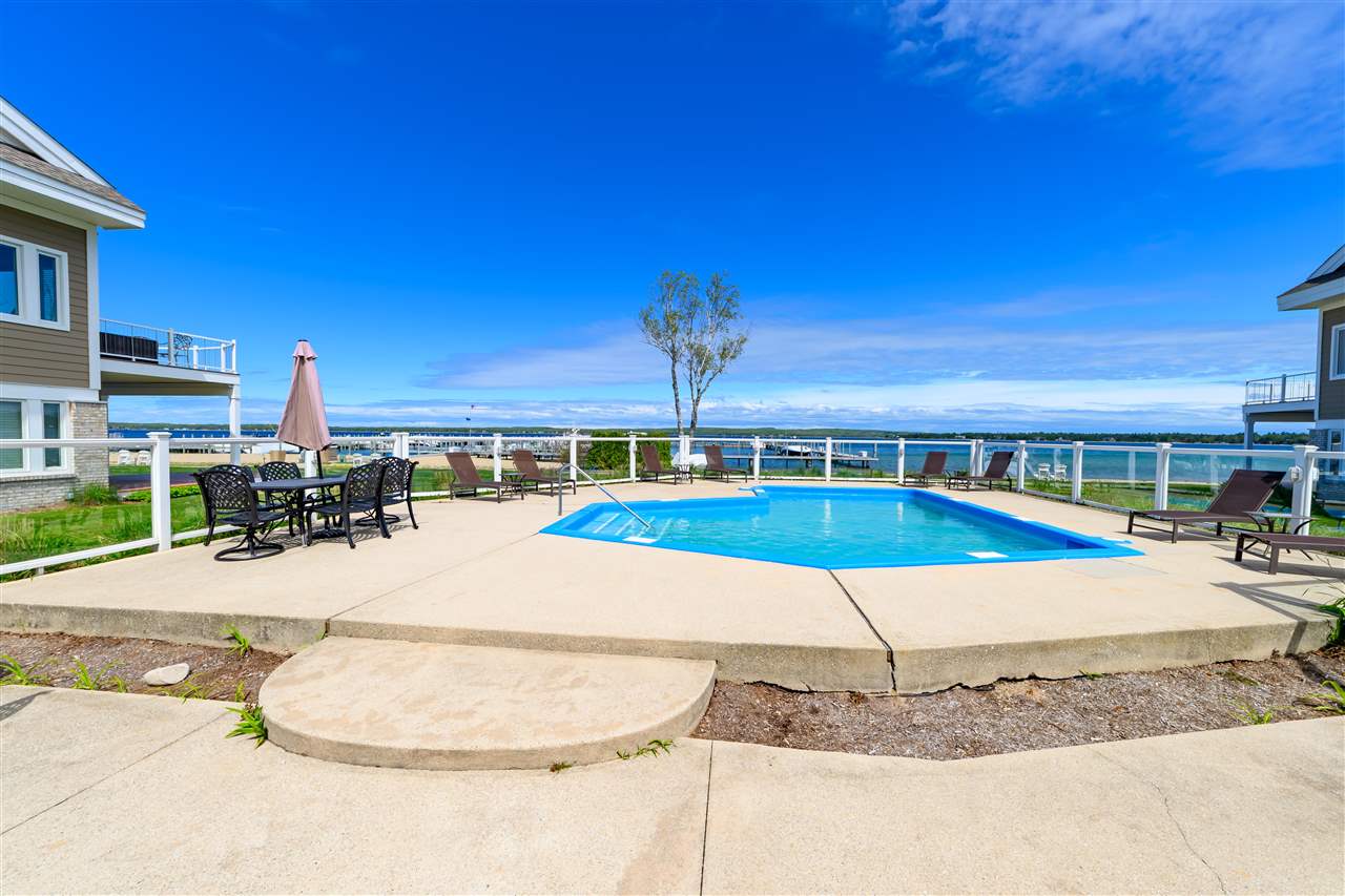 6040 Pine Lake Club Drive Unit: 24