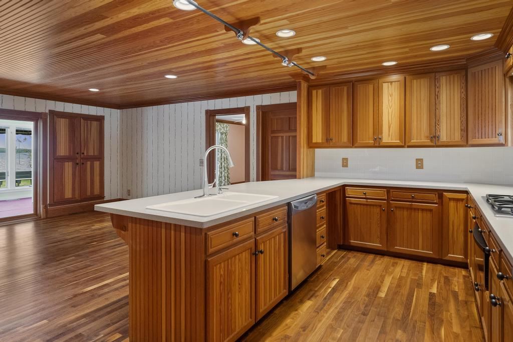 3016 W Burt Lake Road