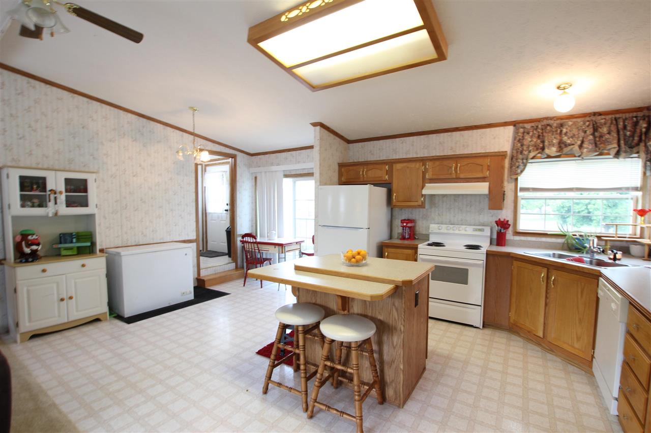 6685 M-66 Highway Unit: 112