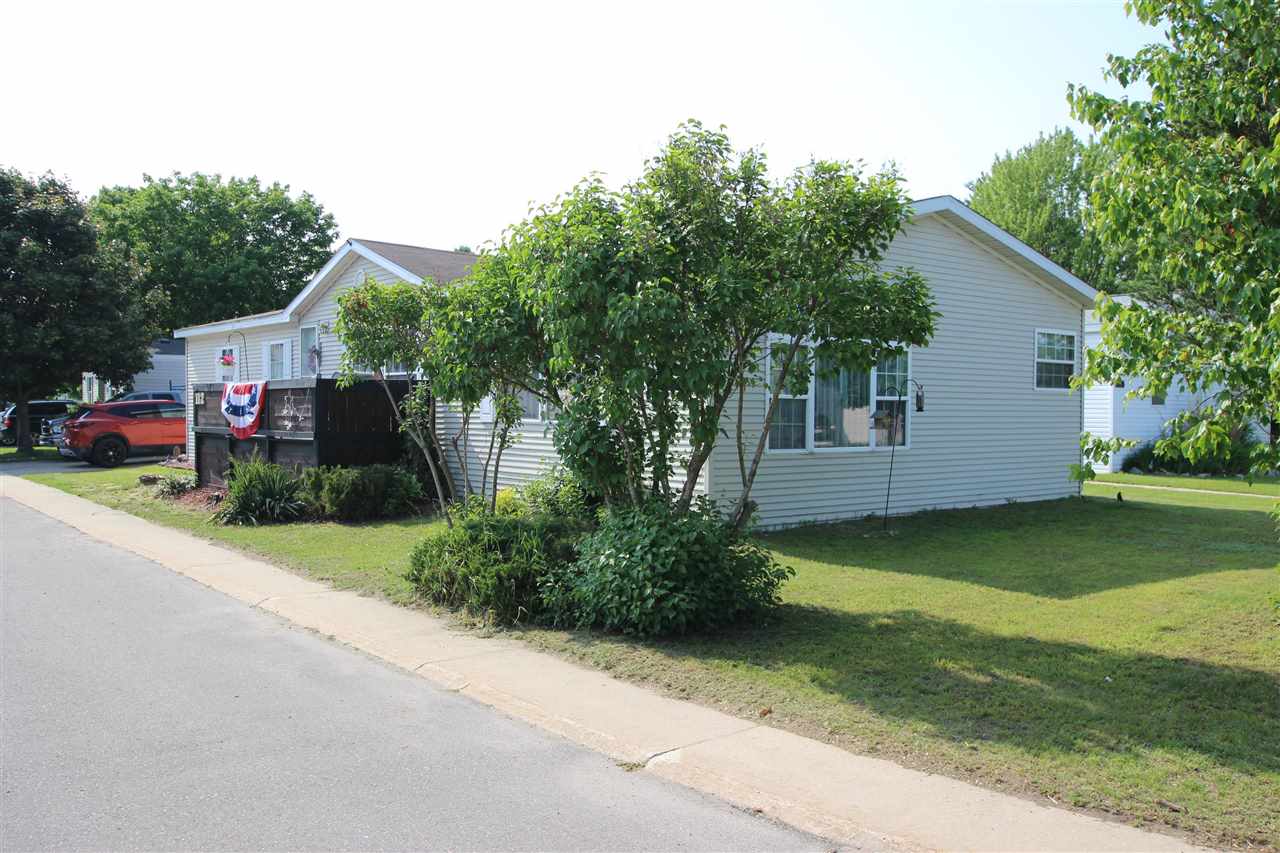 6685 M-66 Highway Unit: 112