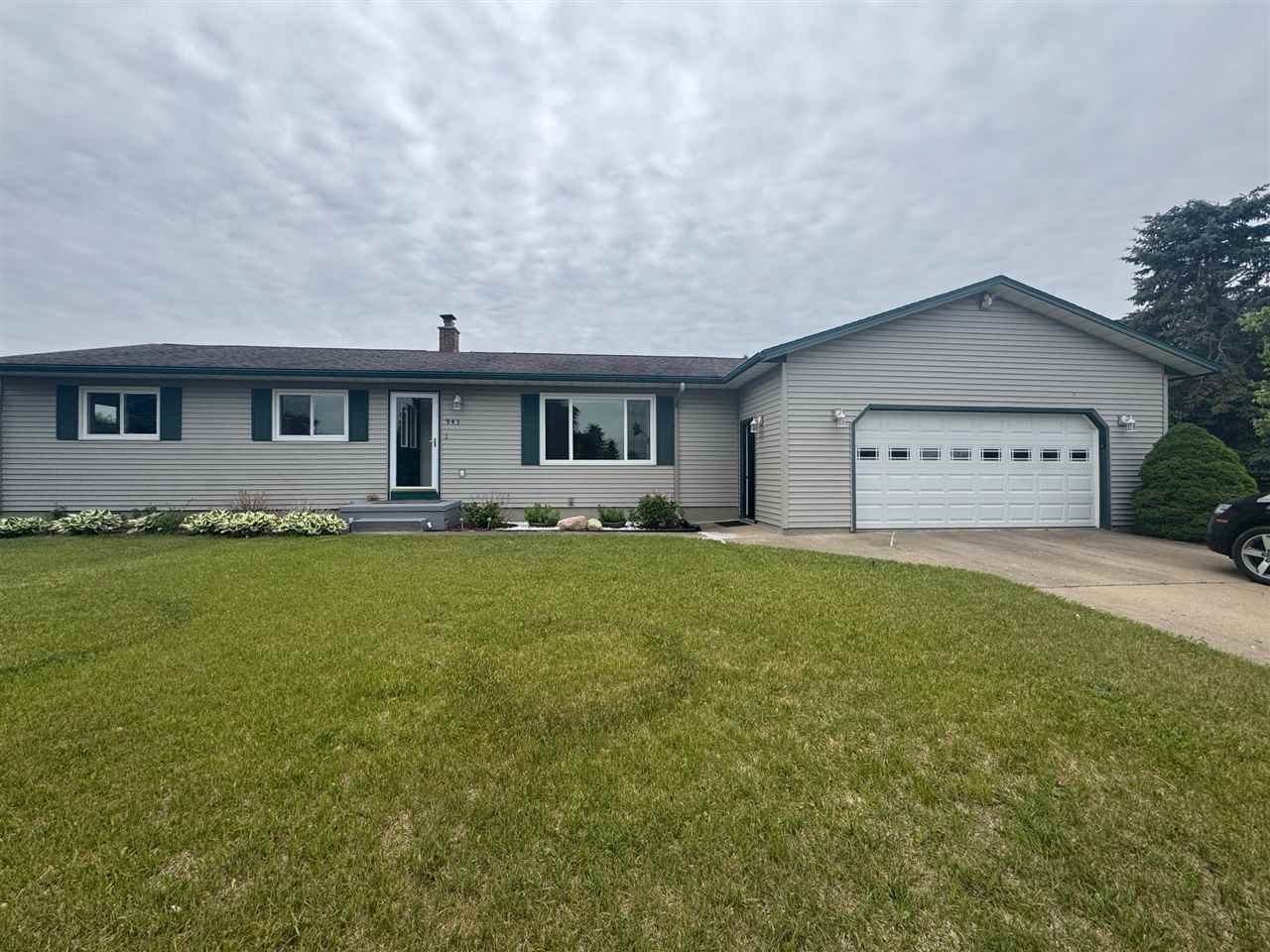 943 N Summitview Drive