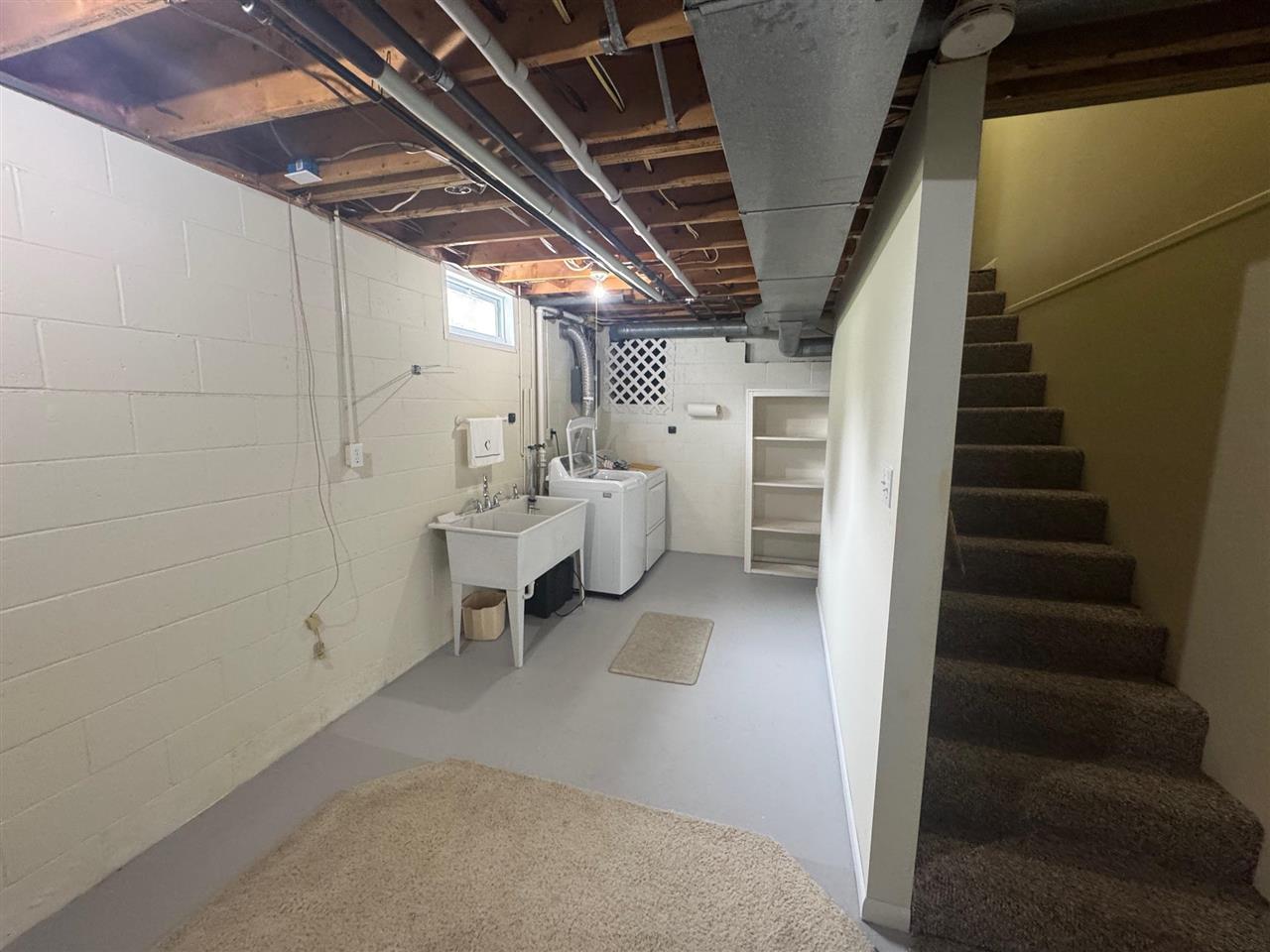 943 N Summitview Drive