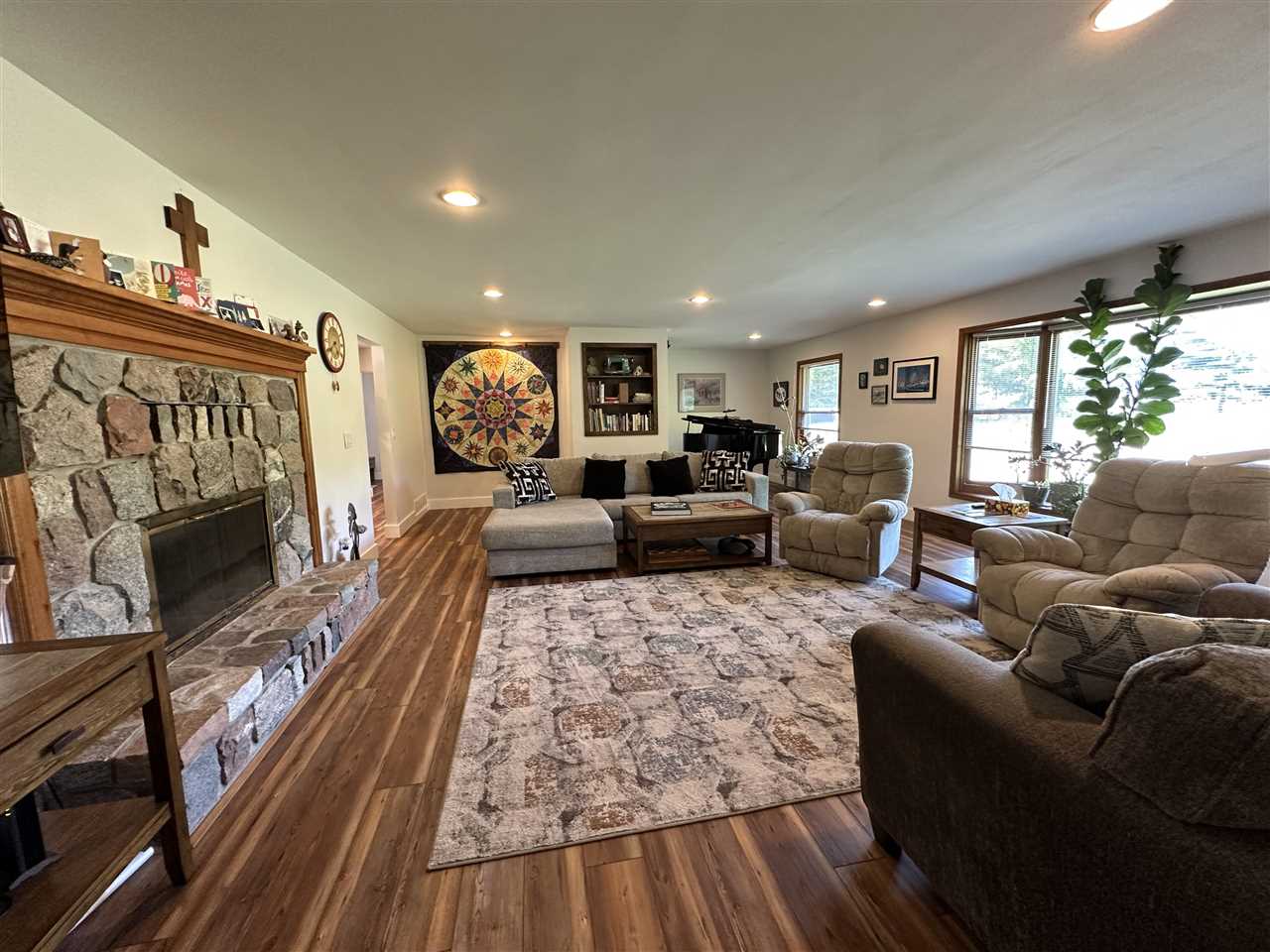 08015 Mulberry Lane