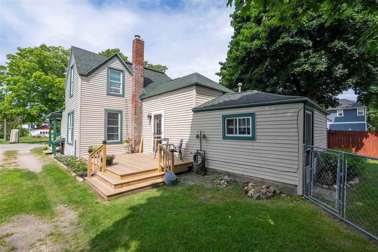 108 W Upright Street