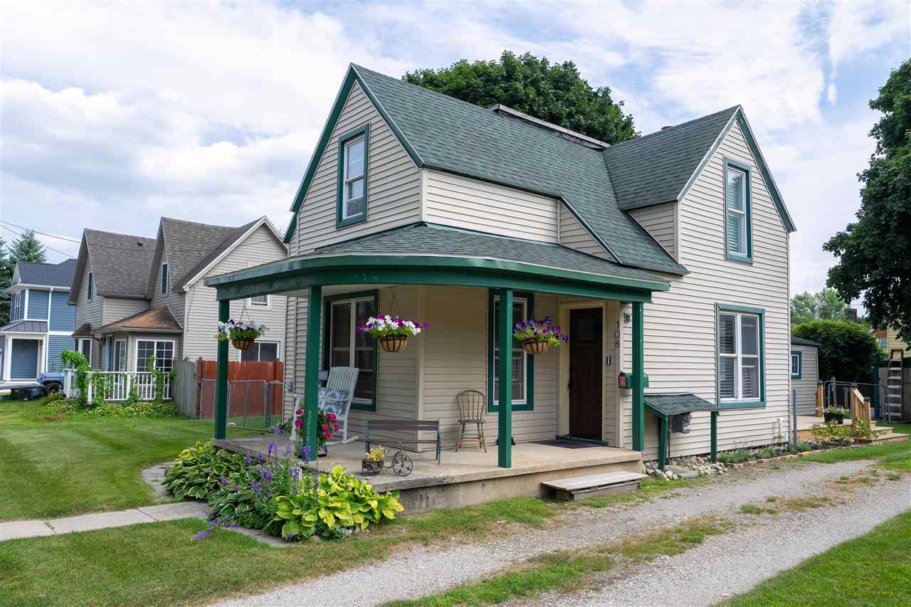 108 W Upright Street