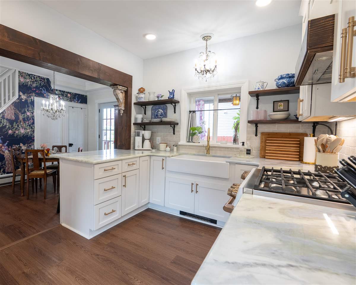 108 W Upright Street