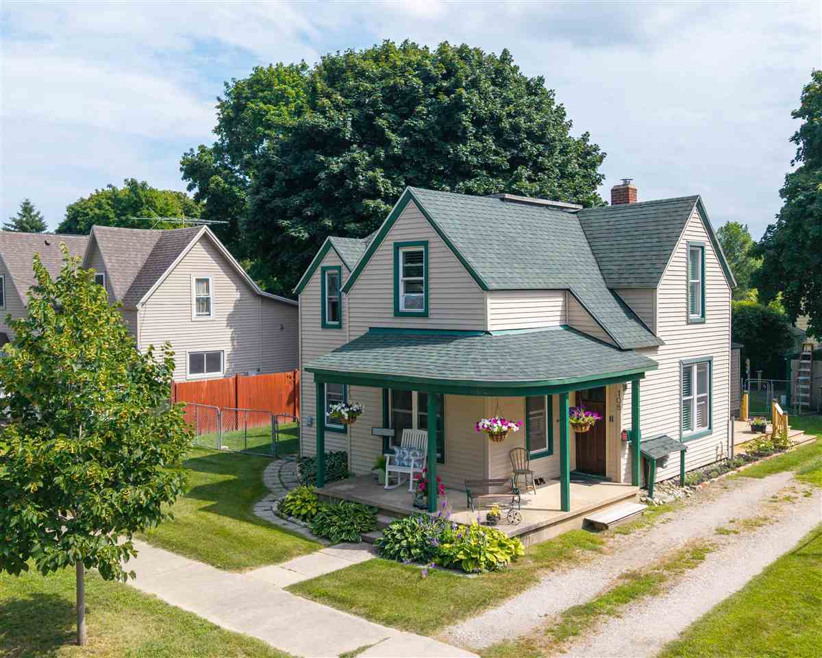 108 W Upright Street