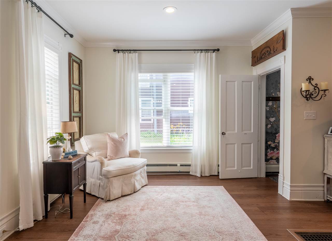 108 W Upright Street