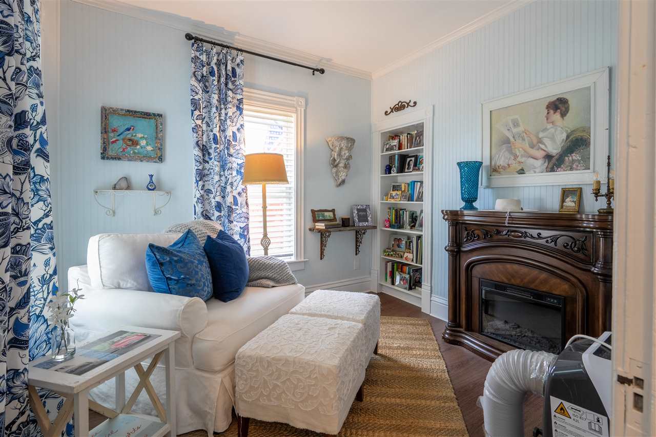 108 W Upright Street