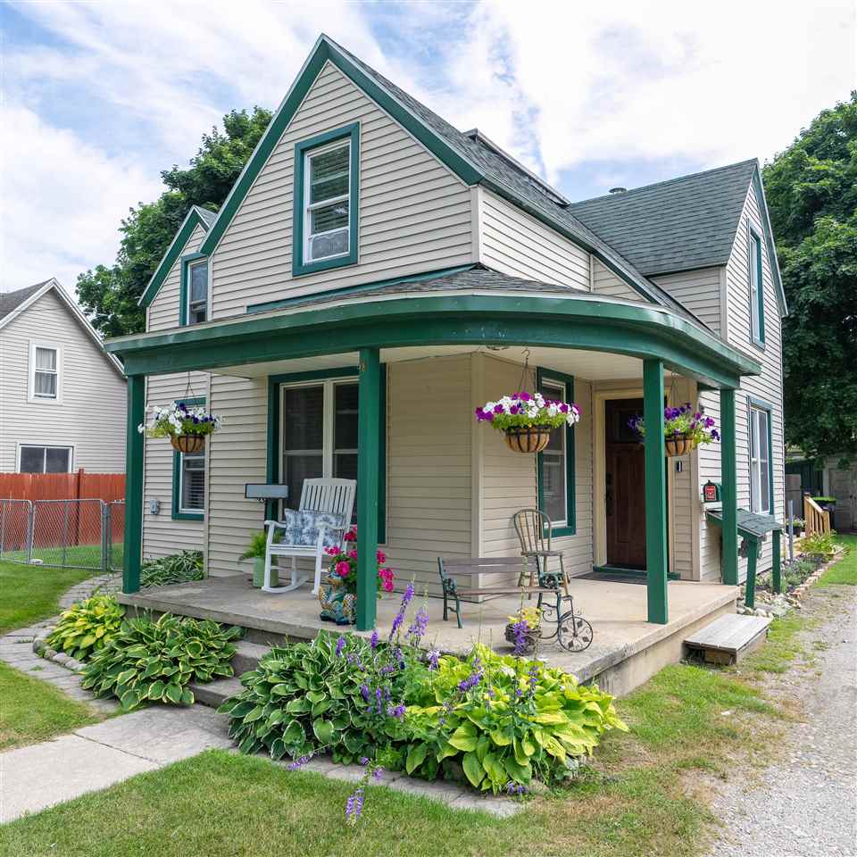 108 W Upright Street