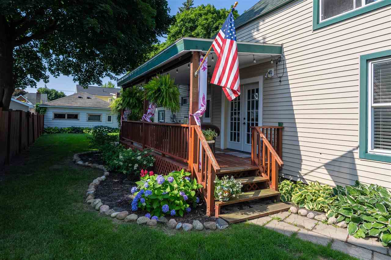 108 W Upright Street