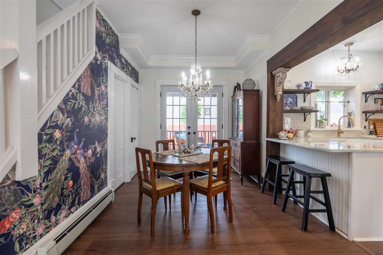 108 W Upright Street