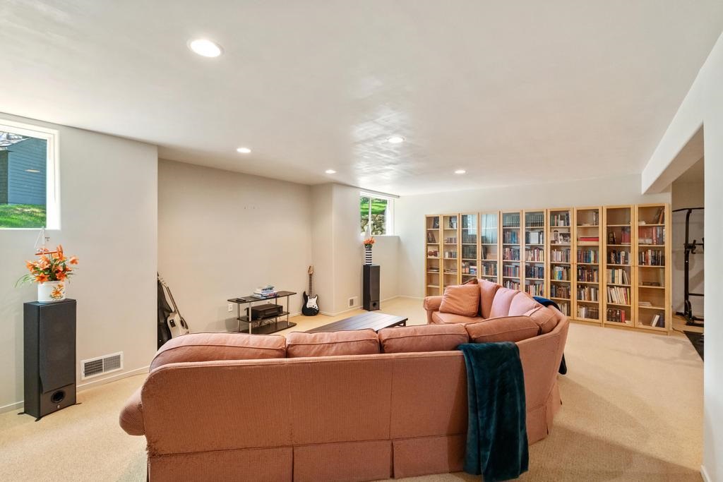 5286 Greystone Court Unit: 20