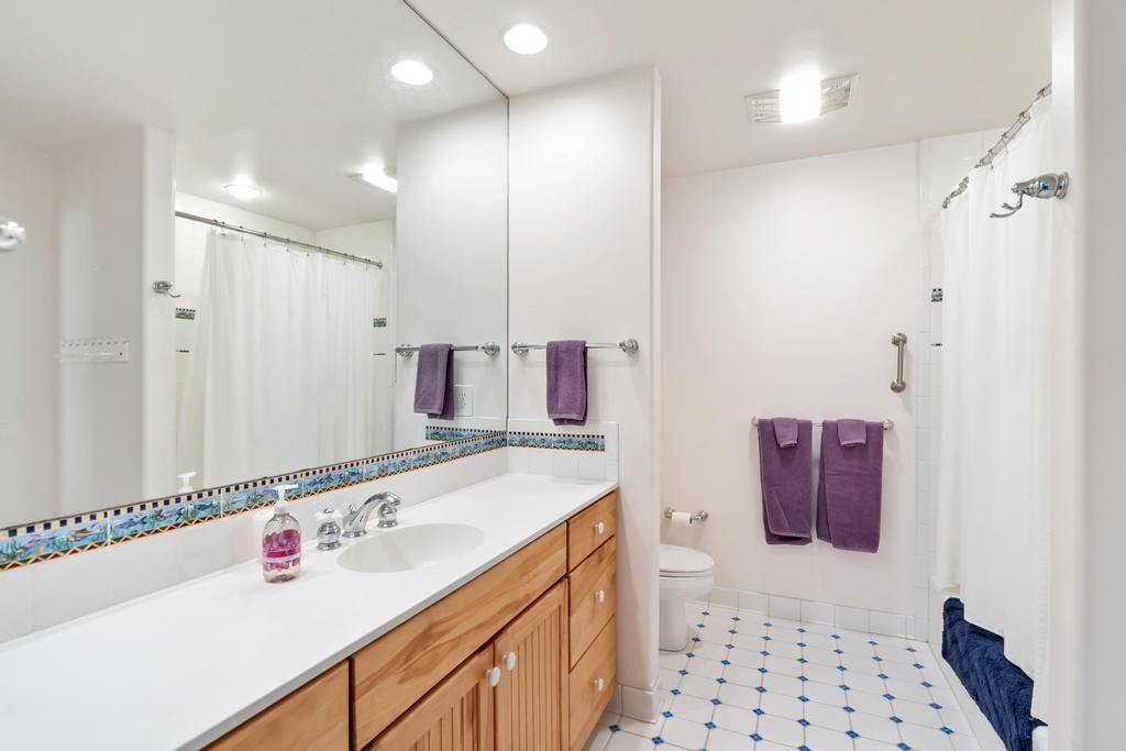 5286 Greystone Court Unit: 20