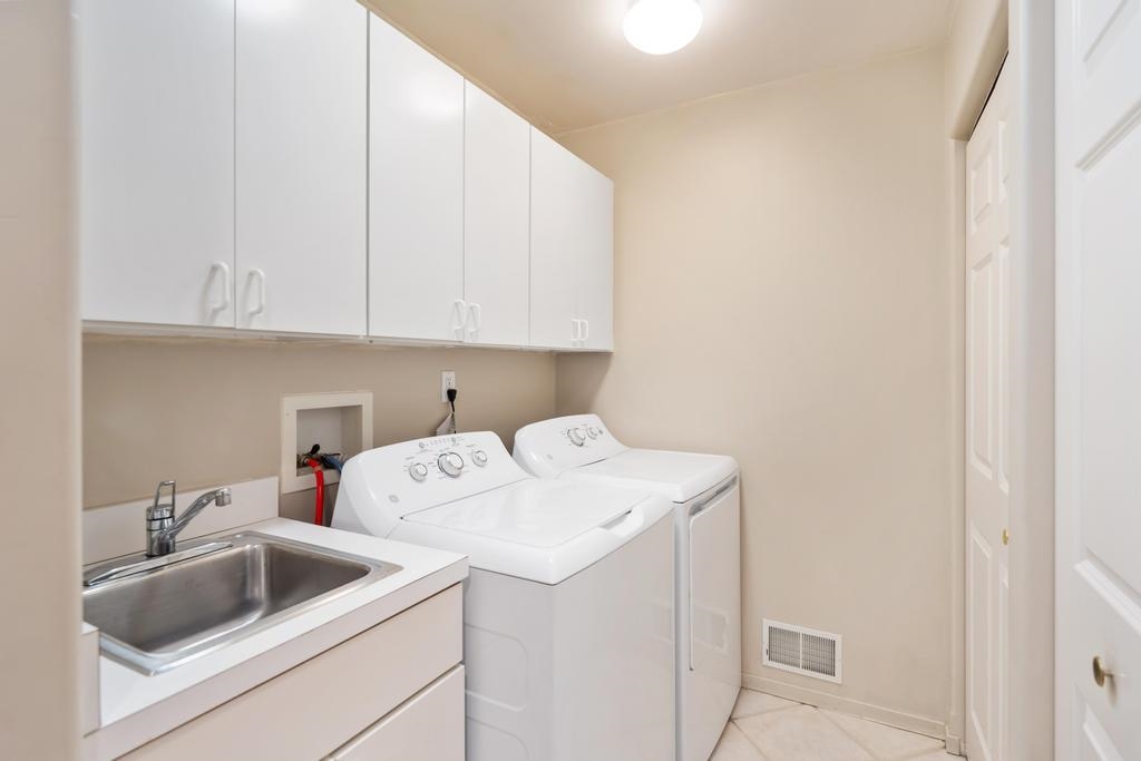 5286 Greystone Court Unit: 20