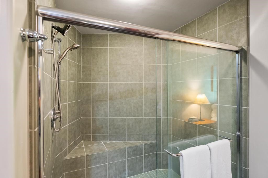 5286 Greystone Court Unit: 20
