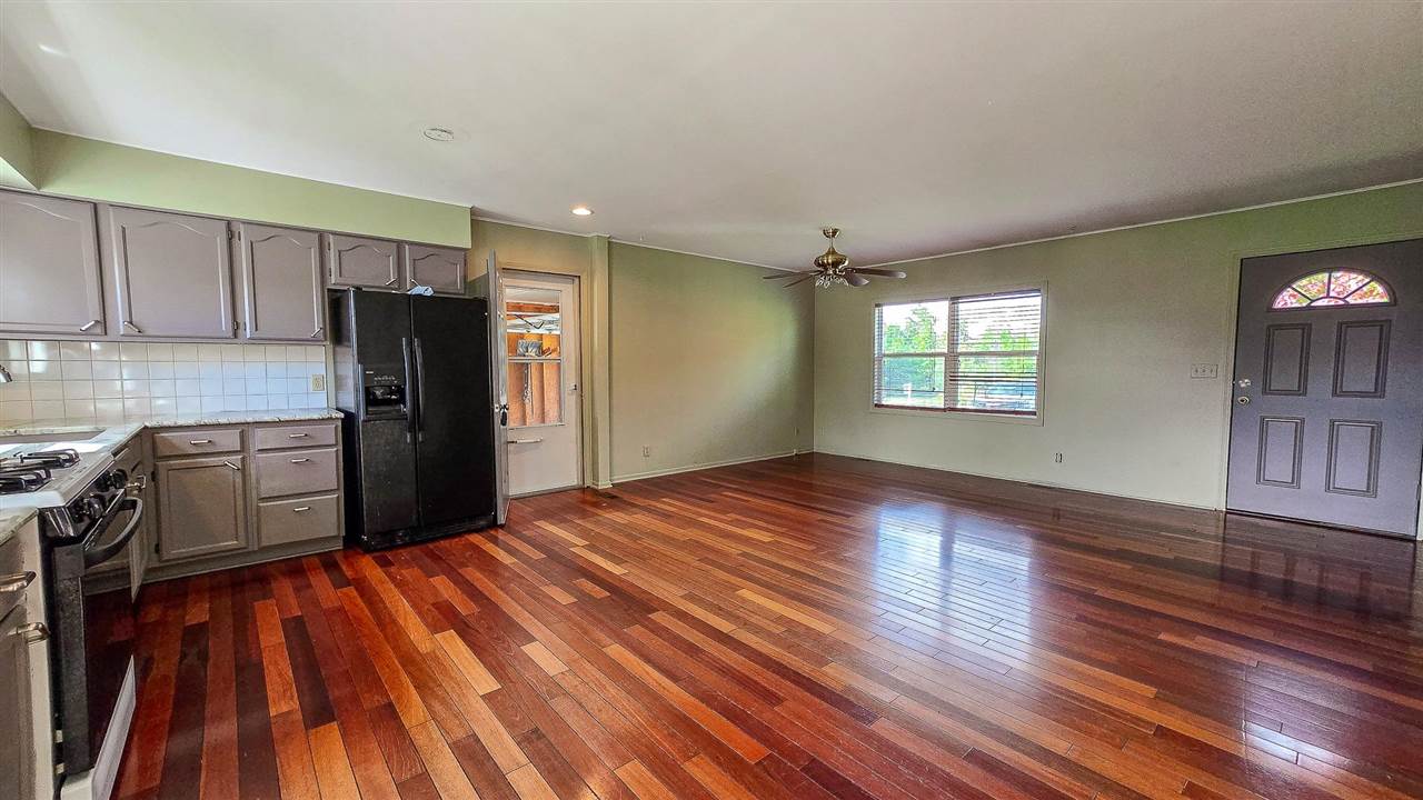 3652 Country Club Road