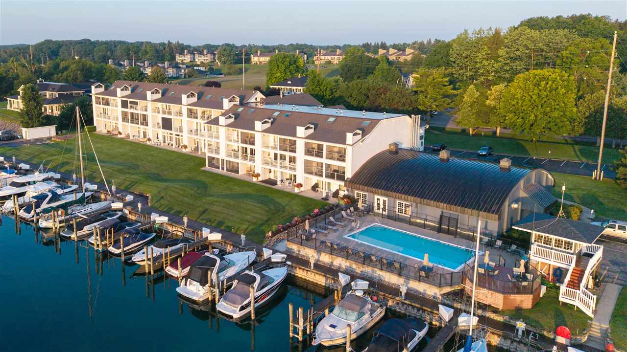 206 Ferry Avenue Unit 44 Charlevoix Mi 49720 477894