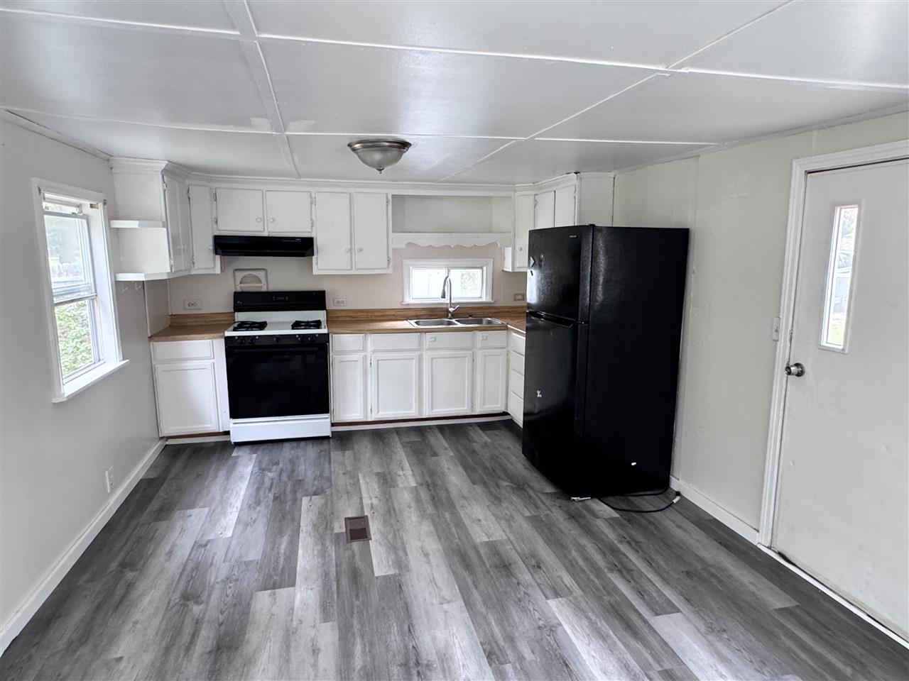 6104 Timberlane Trail