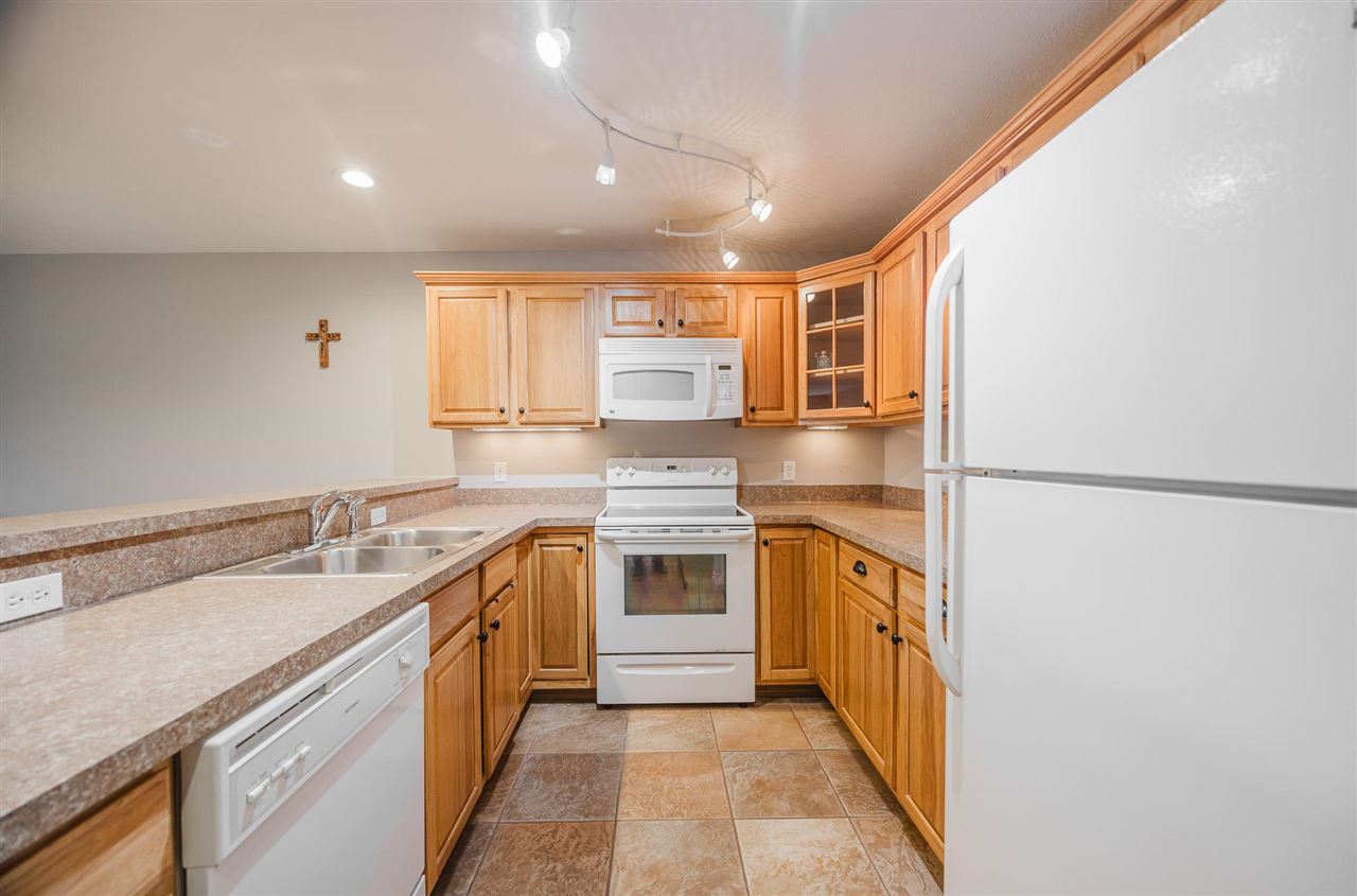 09495 - 15 Summerhouse Drive