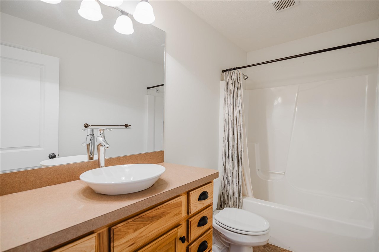 09495 - 15 Summerhouse Drive