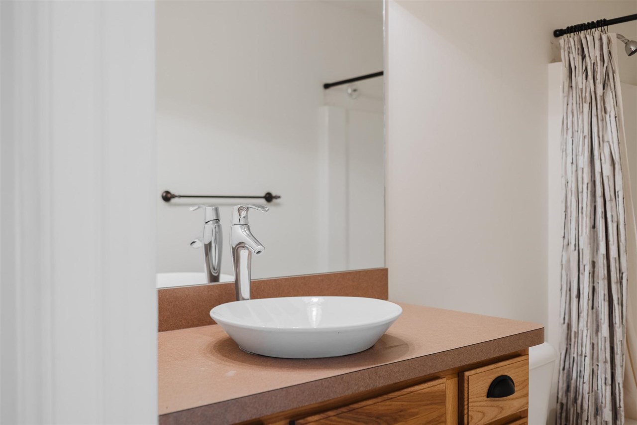 09495 - 15 Summerhouse Drive