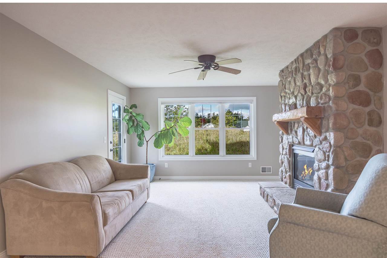 09495 - 15 Summerhouse Drive