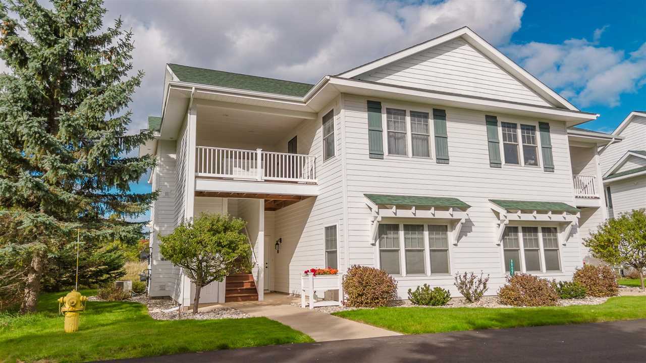 09495 - 15 Summerhouse Drive