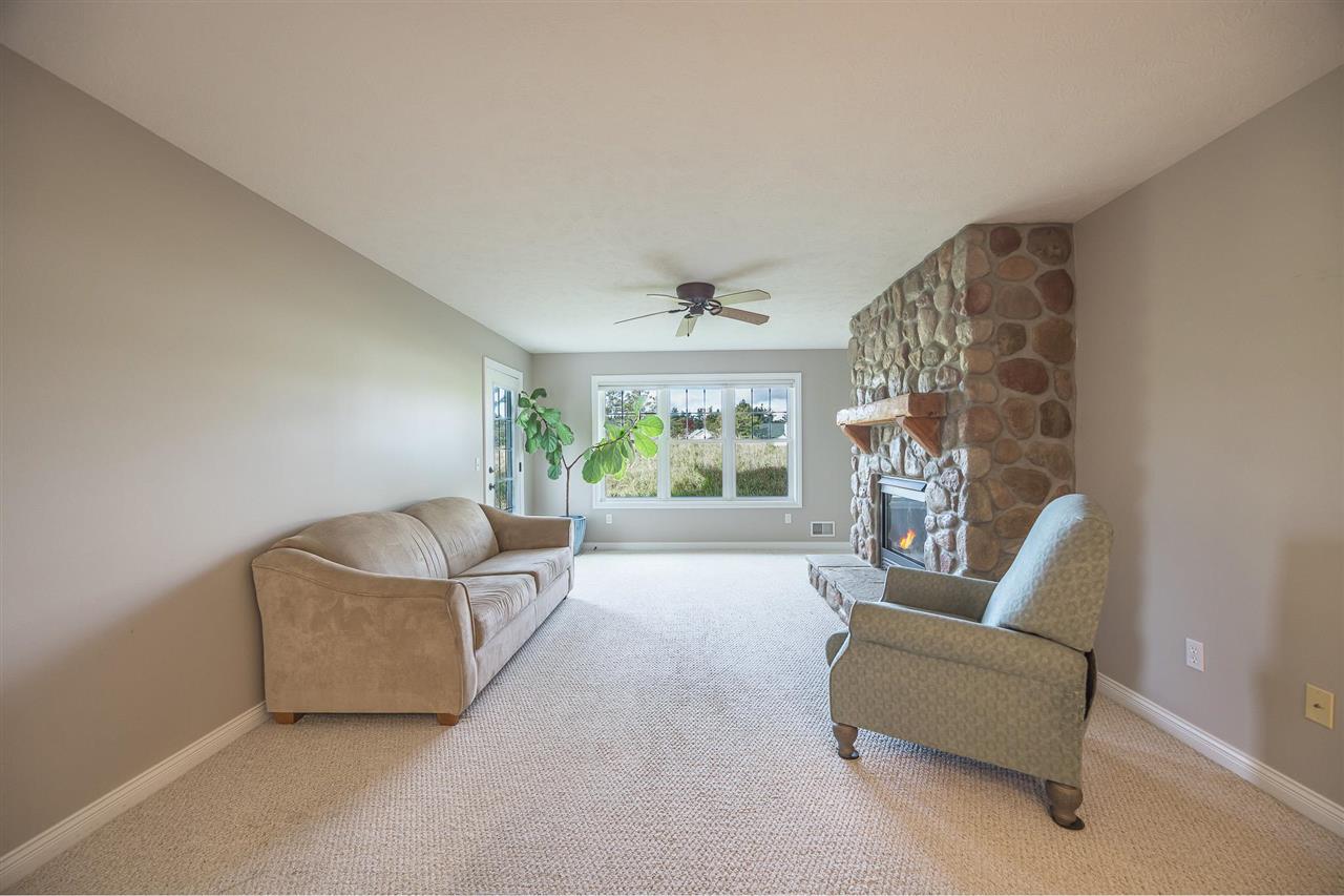 09495 - 15 Summerhouse Drive