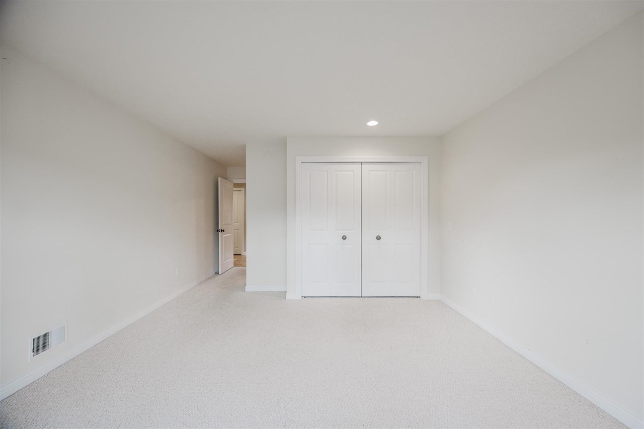 09495 - 15 Summerhouse Drive