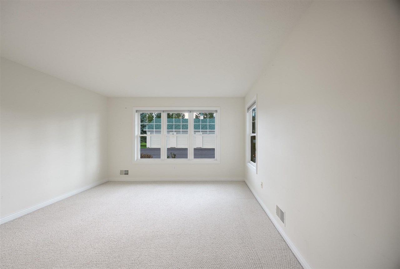 09495 - 15 Summerhouse Drive